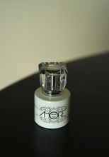 Lade das Bild in den Galerie-Viewer, AMORE DOLCE - UNISEX (Extract de Parfum)
